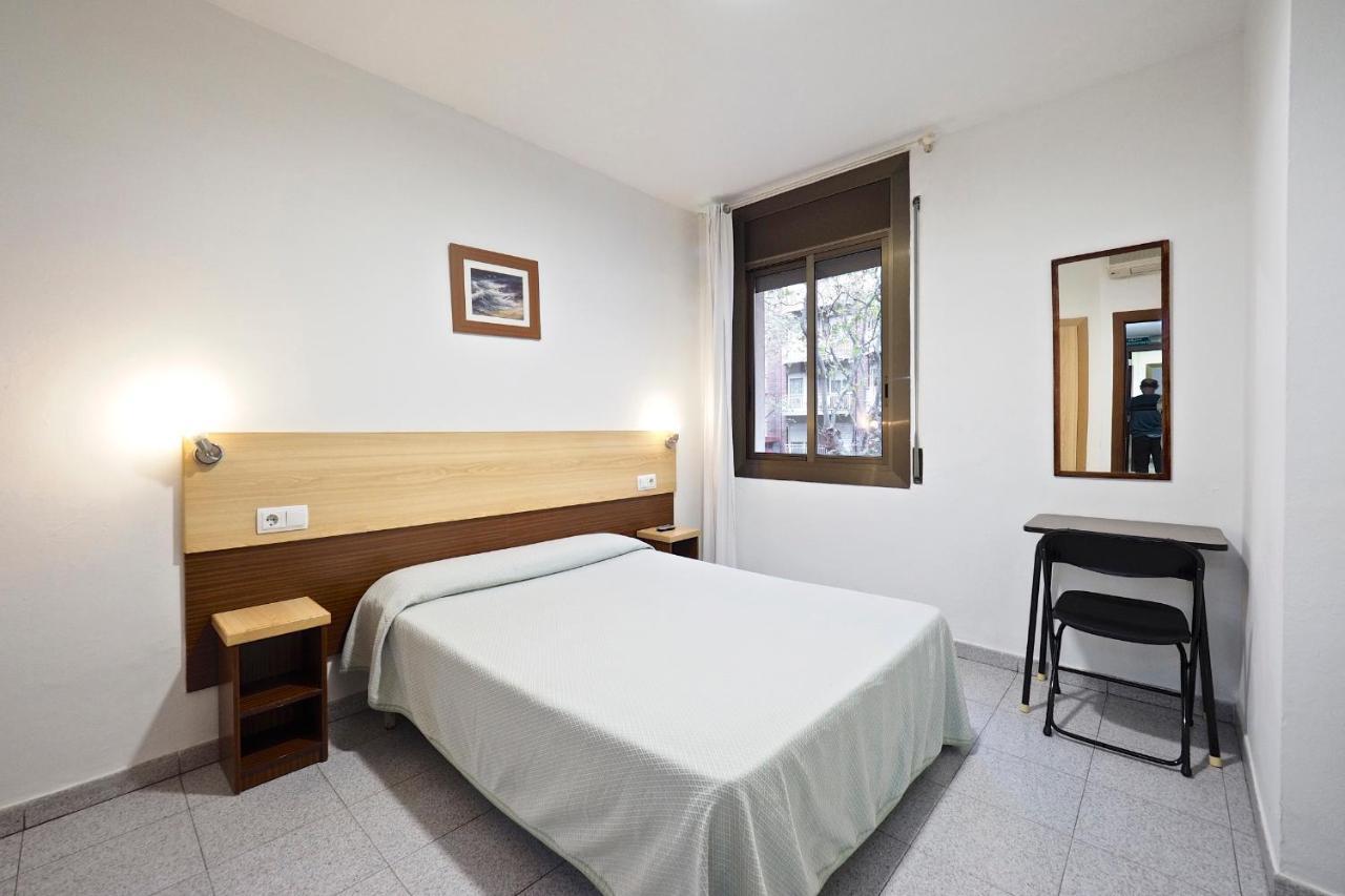Hostal Ballestero Барселона Экстерьер фото