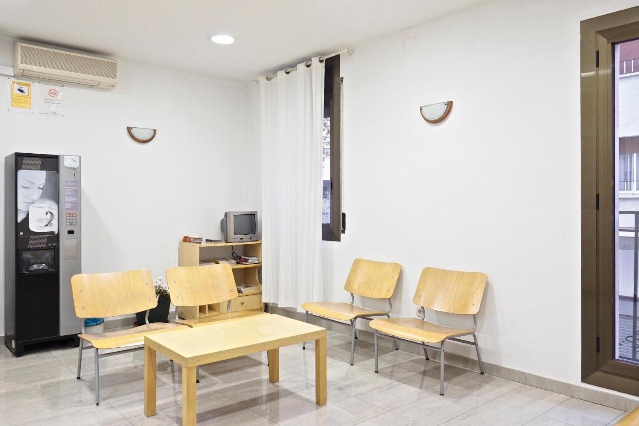 Hostal Ballestero Барселона Экстерьер фото