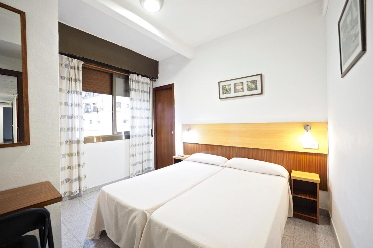 Hostal Ballestero Барселона Экстерьер фото