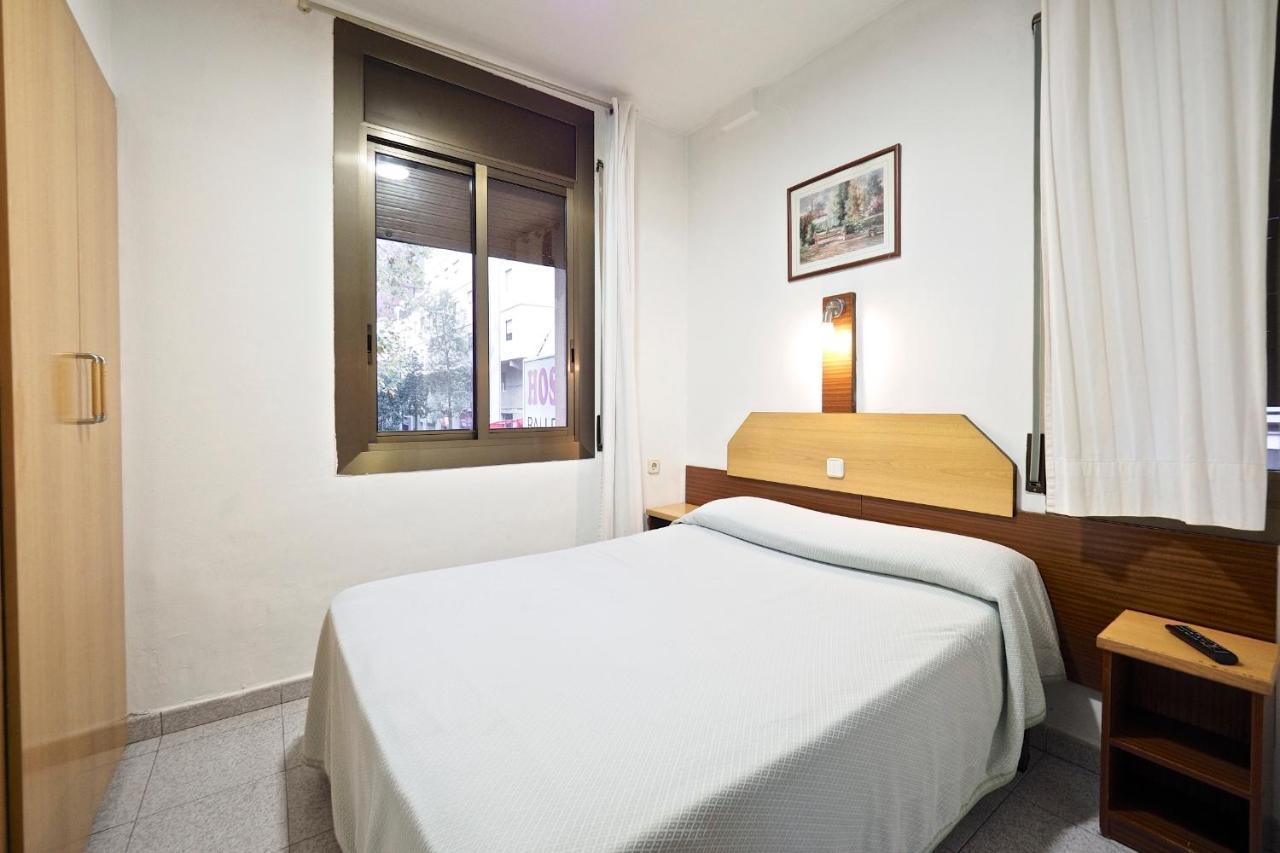 Hostal Ballestero Барселона Экстерьер фото