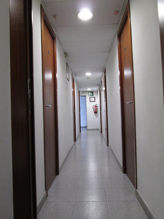 Hostal Ballestero Барселона Экстерьер фото