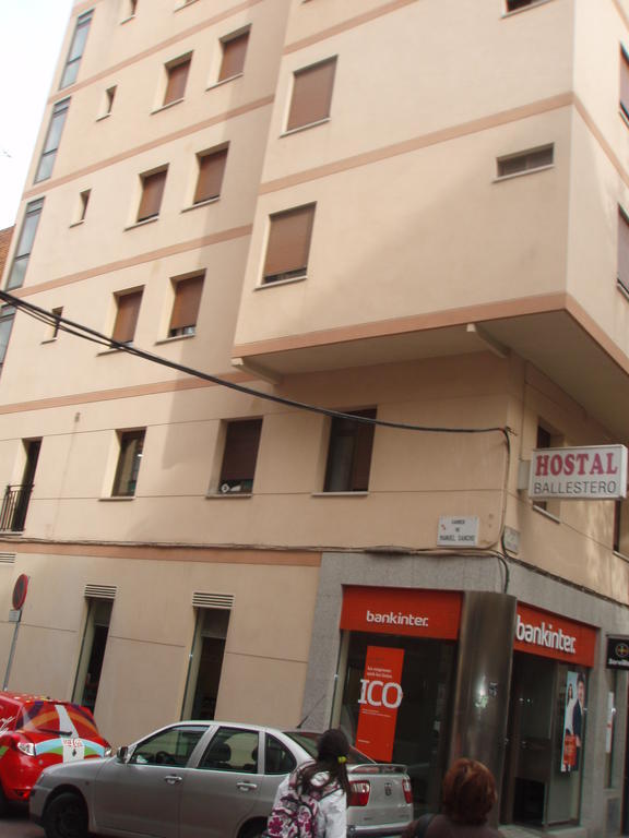 Hostal Ballestero Барселона Экстерьер фото