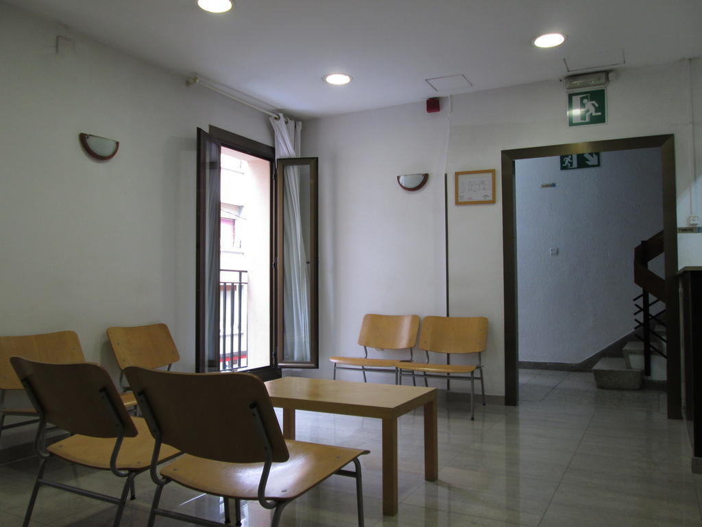 Hostal Ballestero Барселона Экстерьер фото